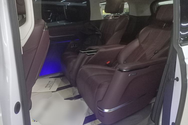 Used Buick Century 2023 2.0T Six-Seater Yinshi Edition
