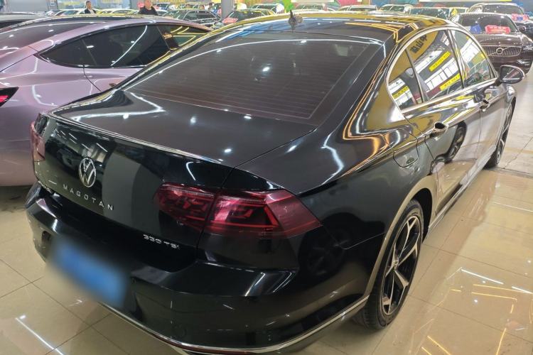 Used Volkswagen Magotan 2023 2 Million Units Limited Edition 330TSI DSG Leading Version
