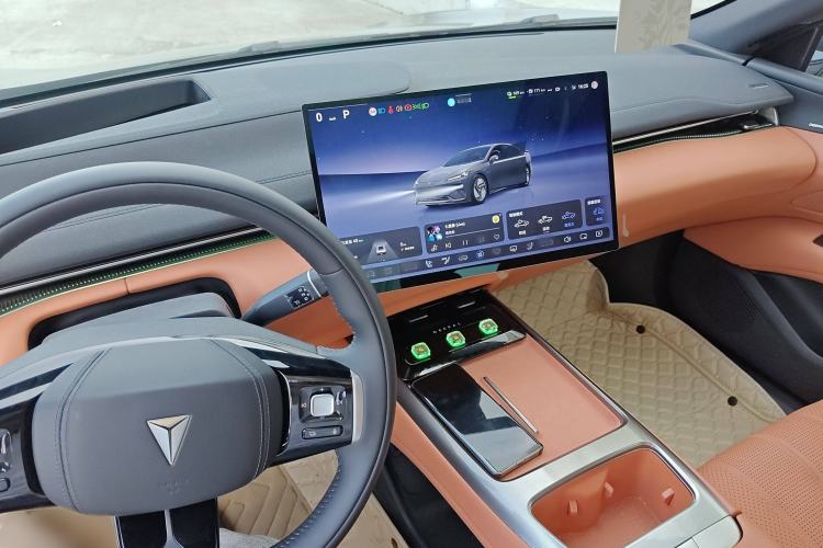 Used  L07 2024 230Max Qiankun Intelligent Driving ADS SE Range-Extended Version
