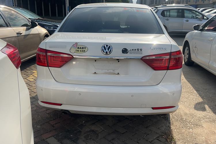 Used Volkswagen Lavida 2013 Revised Classic 1.6L Automatic Fashion Edition
