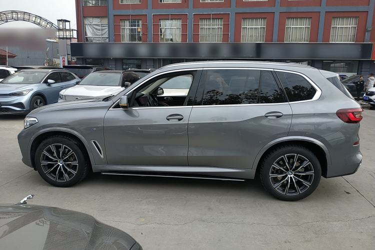 Used BMW X5 2022 Restyled xDrive 30Li Luxury Version M Sport Package