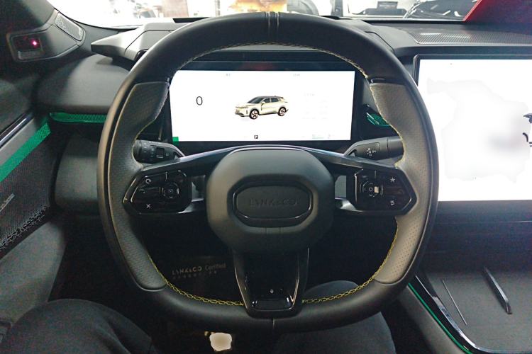 Used Lynk & Co 08 EM-P 2025 220 km All-Wheel-Drive Performance Halo
