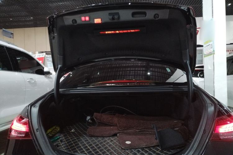 Used Mercedes-Benz E-Class New Energy 2022 Restyled E 350 e L Plug-in Hybrid Sedan
