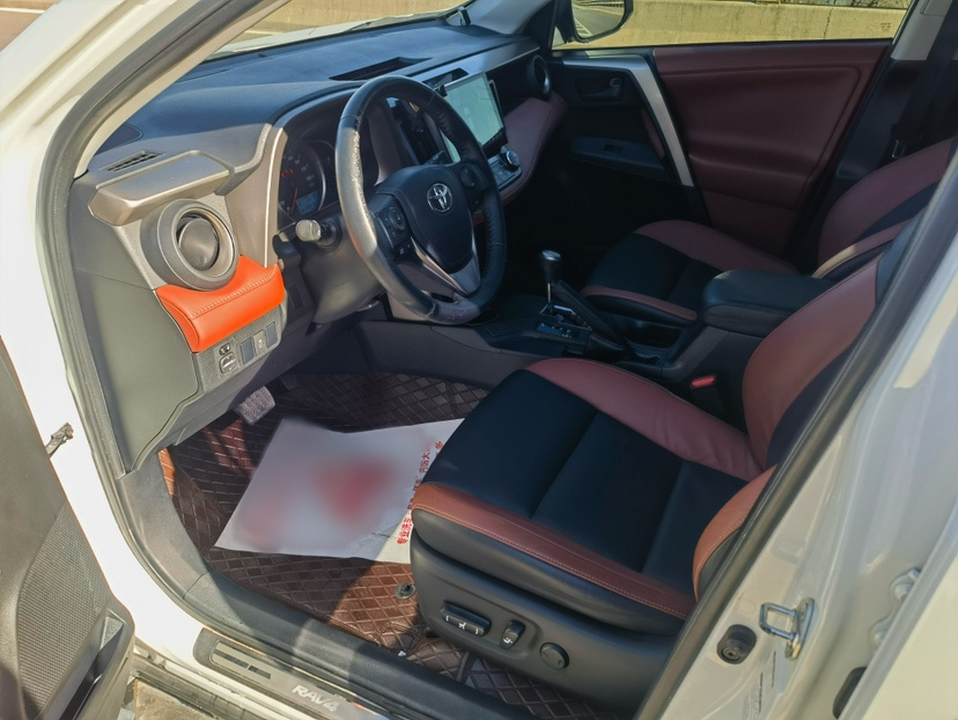 Переднее сиденье в автомобиле