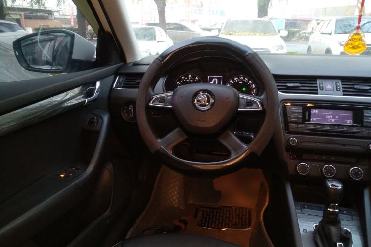 Used Skoda Octavia 2016 1.6L Automatic Smart Drive Edition
