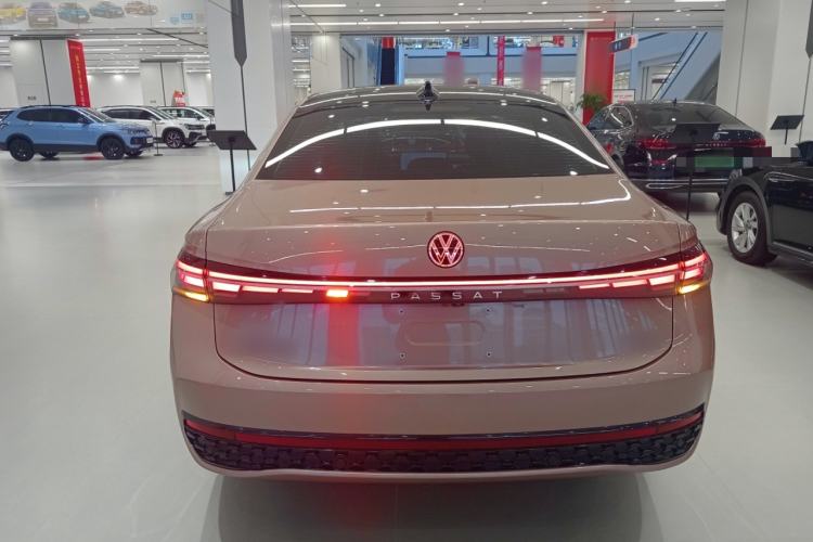 Used Volkswagen Passat 2025 Pro 380TSI Starry Dragon Luxury Edition
