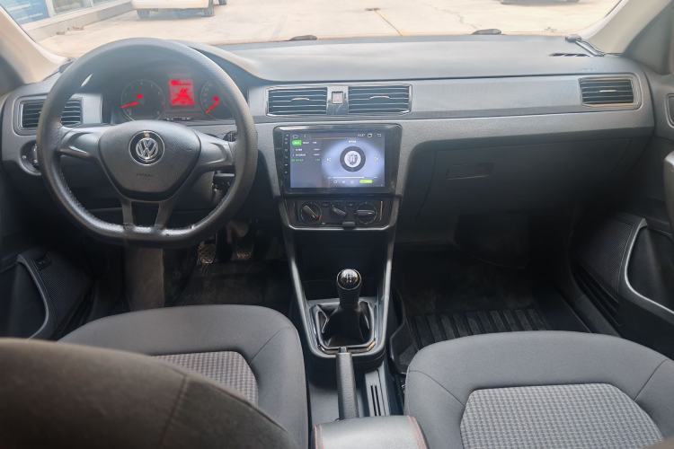 Used Volkswagen Santana 2016 1.6L Manual Fashion Edition
