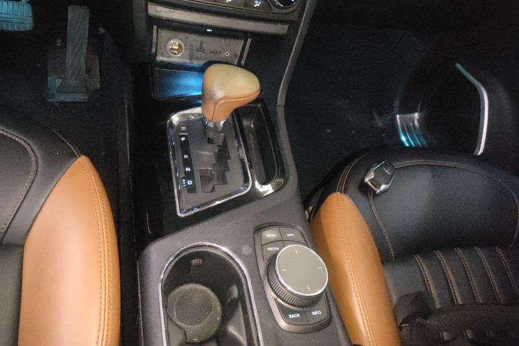 Used Soueast DX7 2015 1.5T Automatic Luxury Model
