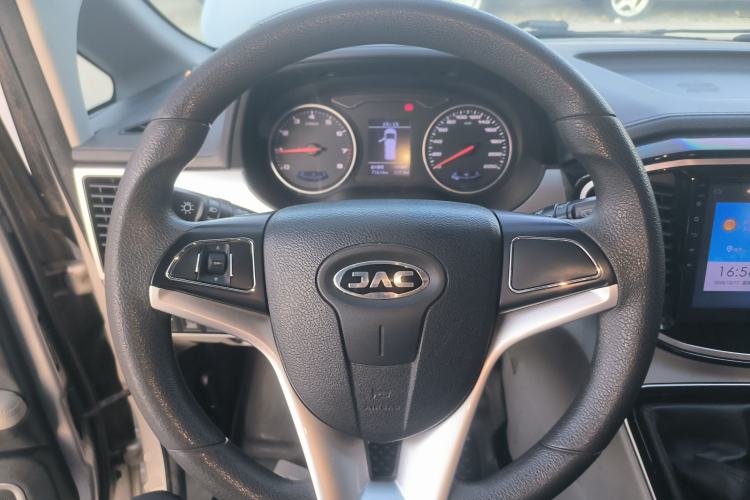 Used  M4 2016 2.0L manual Comfort trim level
