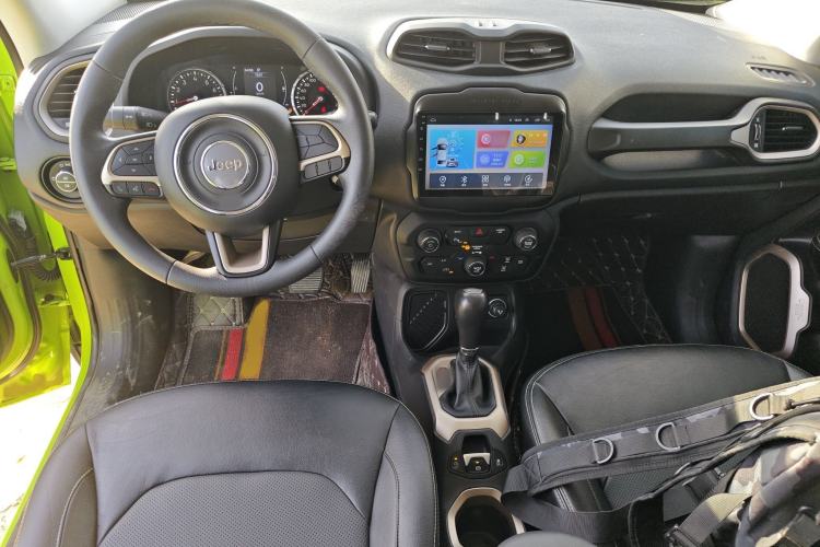 Used  Renegade 2018 Connected Large Screen Version 180T Automatic High-Energy Edition
