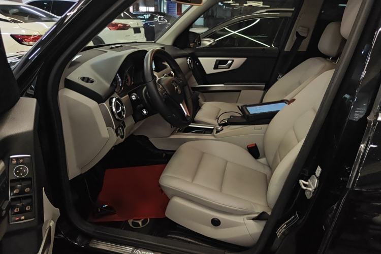 Used Mercedes-Benz GLK-Class 2013 GLK 300 4MATIC Dynamic Sunroof Model
