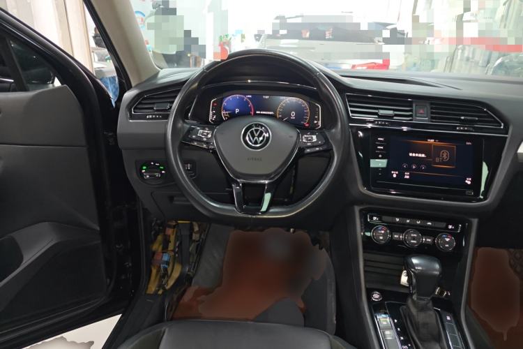 Used Volkswagen Tiguan L 2021 280TSI Automatic Two-Wheel Drive Smart Edition
