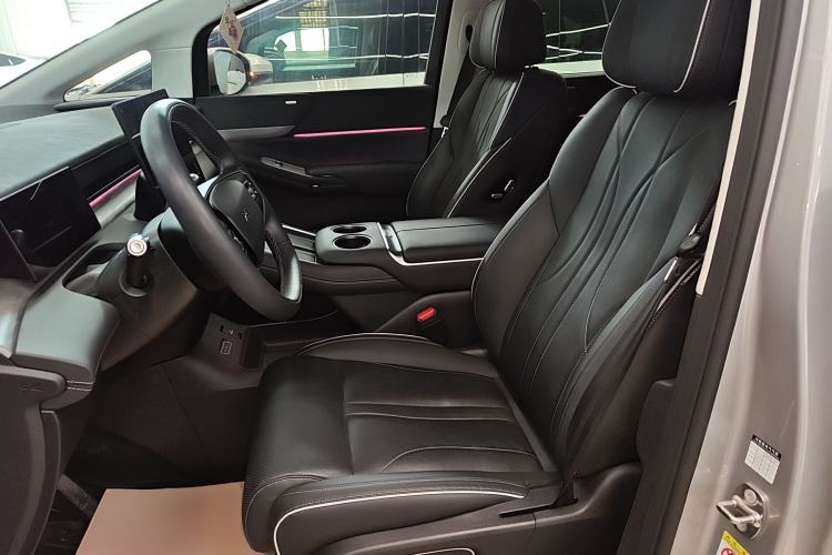 Used XPeng X9 2024 640 All-Wheel Drive High-Performance Max
