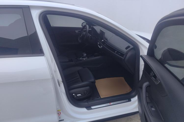 Used Audi A4L 2024 40 TFSI Luxury Dynamic Edition
