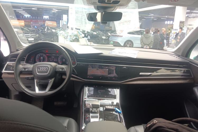 Used Audi Q7 2022 55 TFSI quattro S line Sport model
