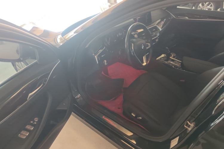 Used BMW 5 Series 2018 525Li Luxury Package