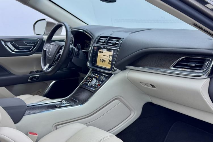 Used Lincoln Continental 2019 2.0T Two-Wheel Drive Luxury Edition China VI Standard
