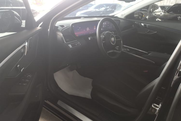 Used Buick LaCrosse 2025 28T Platinum Edition