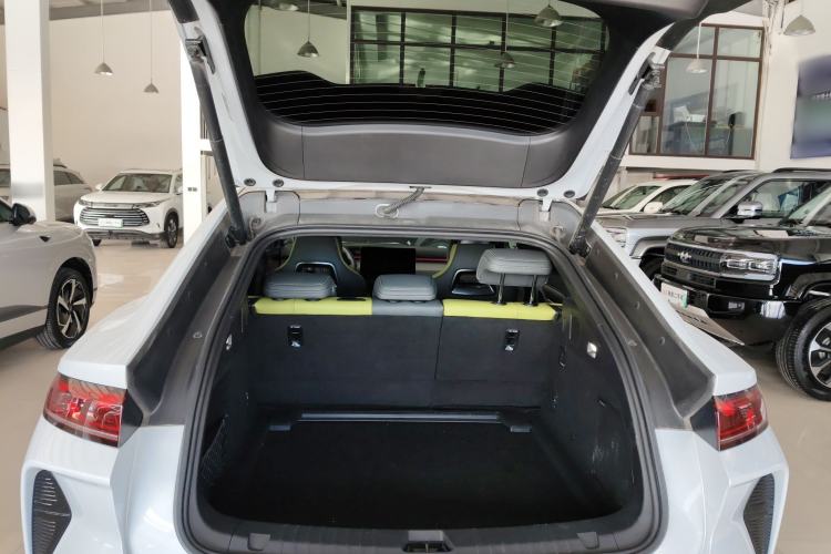 Used BYD Song L EV 2025 Intelligent Driving Version 602 km Range LiDAR-equipped All-Wheel-Drive Type