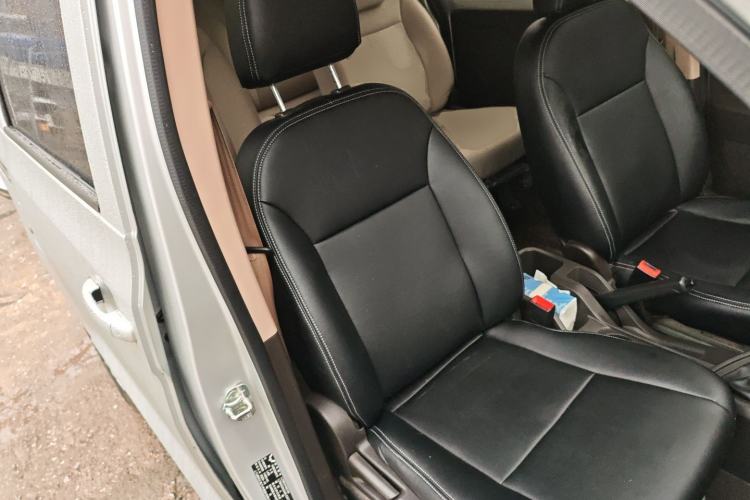 Used Wuling Hongguang V 2019 1.5L Enjoyment Version China VI LAR