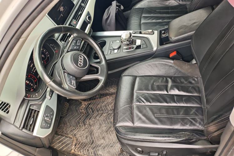 Used Audi A4L 2019 40 TFSI Fashion Edition China VI Emission Standard
