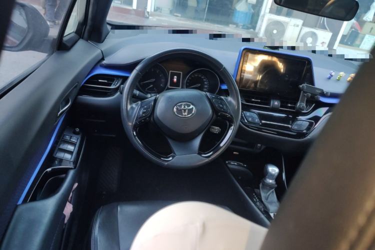 Used Toyota IZOA 2018 2.0L Yichi Version China VI Standard