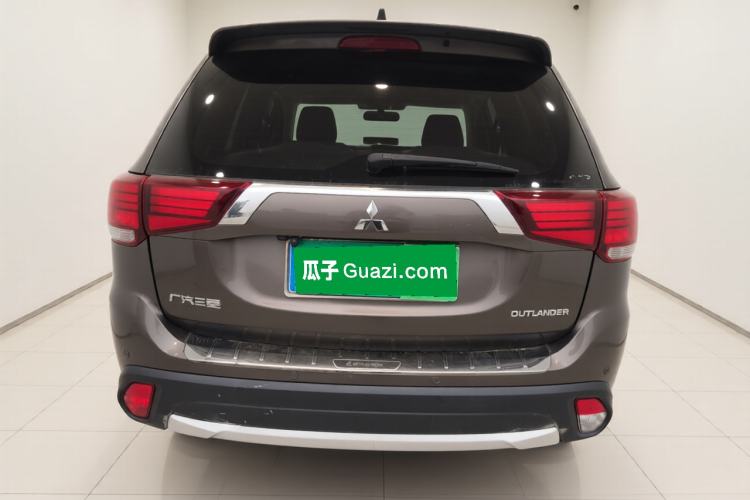 Used Mitsubishi Outlander 2018 2.4L 4x4 Luxury Edition 7-Seater