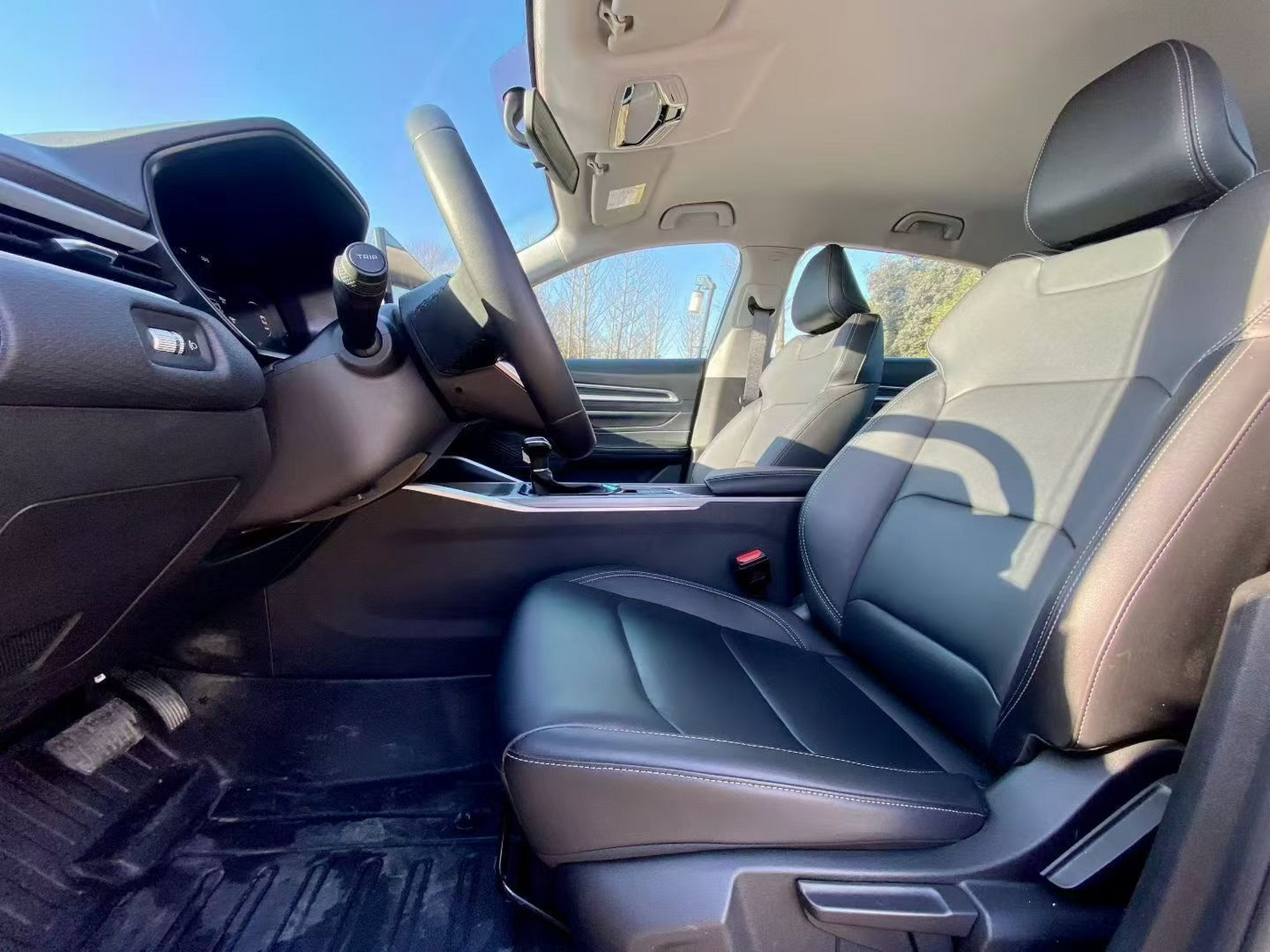 Переднее сиденье в автомобиле