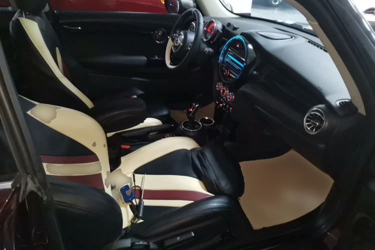 Used  MINI 2019 1.5T COOPER Classic Edition
