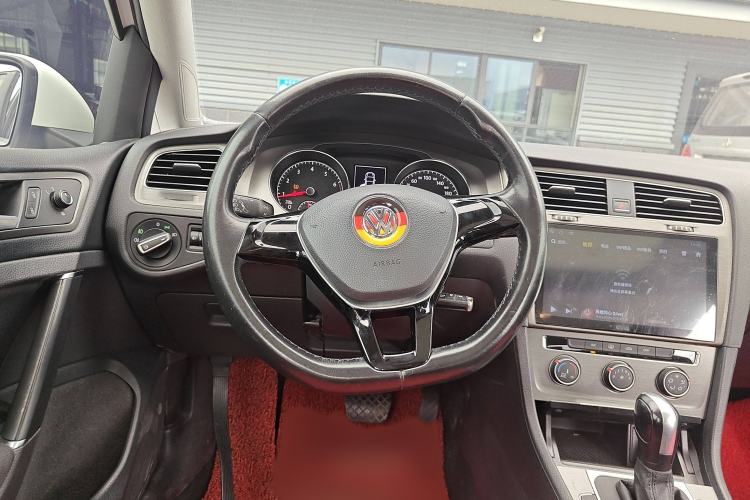 Used Volkswagen Golf 2016 1.6L Automatic Comfort Model
