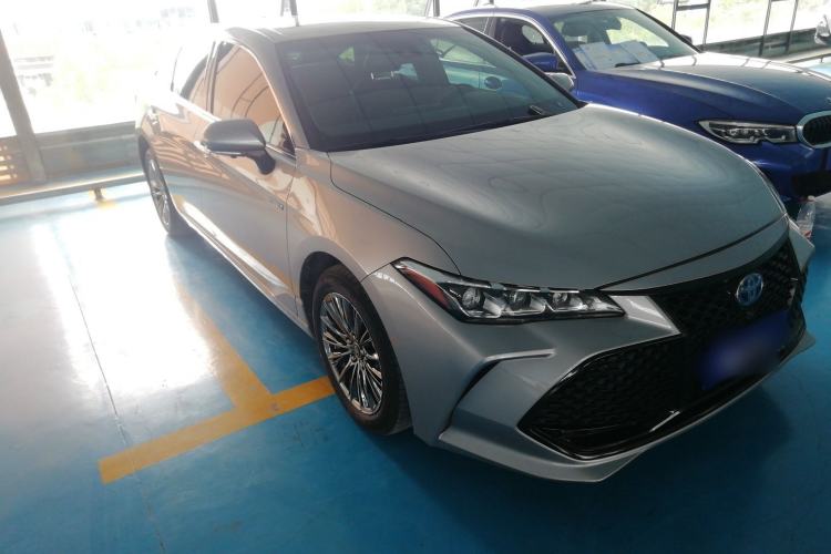 Used Toyota Avalon 2019 Dual-Engine 2.5L Luxury Edition China VI Standard
