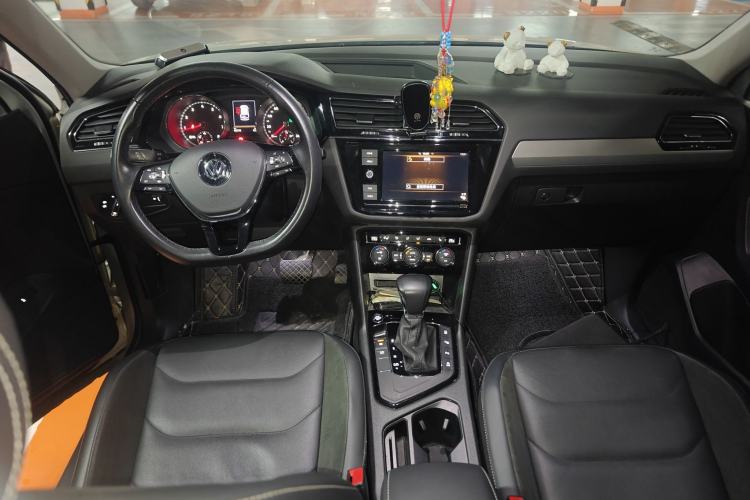 Used Volkswagen Tiguan L 2019 330TSI Automatic Two-Wheel Drive Smart Luxury Version China VI Standard
