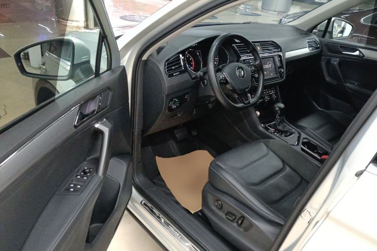 Used Volkswagen Tiguan L 2018 330TSI Automatic Two-Wheel Drive Luxury Edition