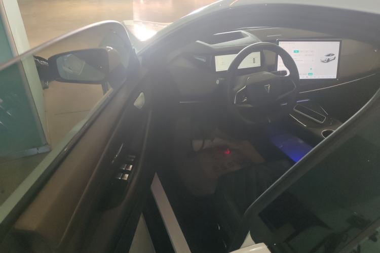 Used  SL03 2023 200Max Range-Extended Version
