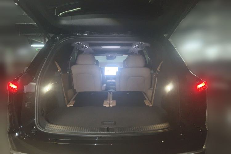 Used ONVO Luxeed L90 2025 Model—Max Six-Seater Version
