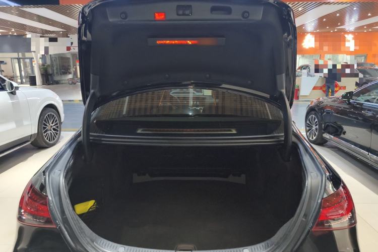 Used Mercedes-Benz E-Class 2023 Facelift E 260 L
