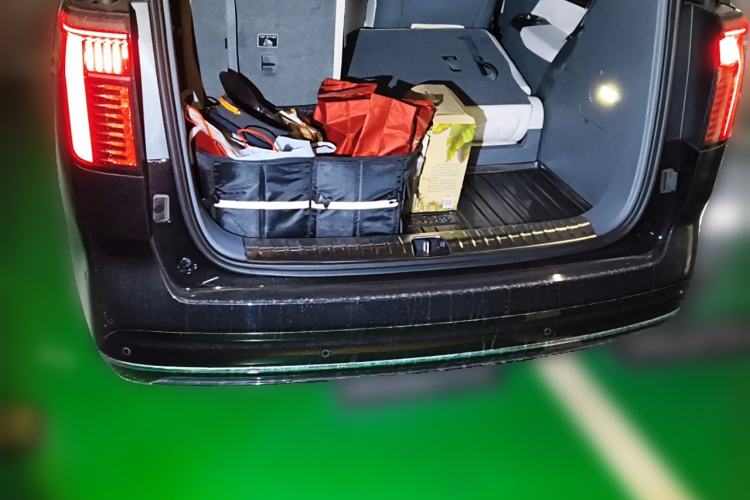 Used Zeekr 009 2024 7-Seater Aisle Version 108 kWh
