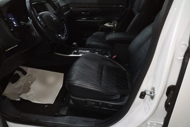 Used Mitsubishi Outlander 2020 2.4L 4x4 Zhi Xiang Edition 5 Seats