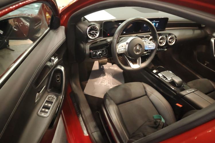 Used Mercedes-Benz A-Class 2020 Restyled A 200 L Sport Sedan Fashion Version
