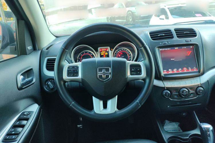 Used Dodge Journey 2013 2.4L Two-Wheel Drive Luxury Version
