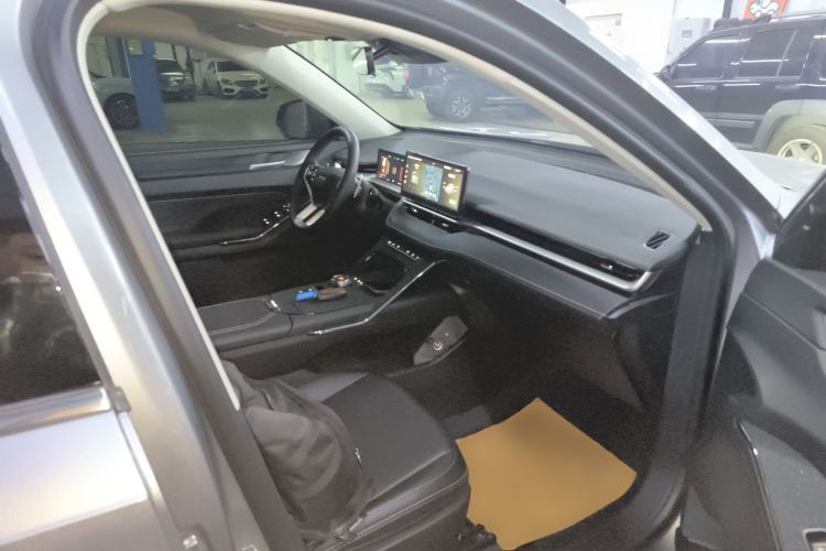 Used Haval H6 2024 1.5T Two-Wheel-Drive Classic Edition
