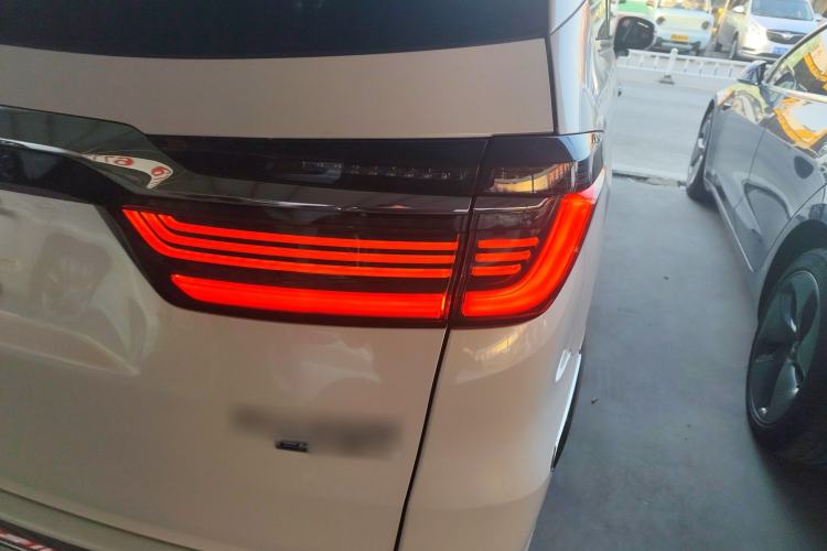 Used Honda Elysion 2022 2.0L eHEV Luxury First Edition
