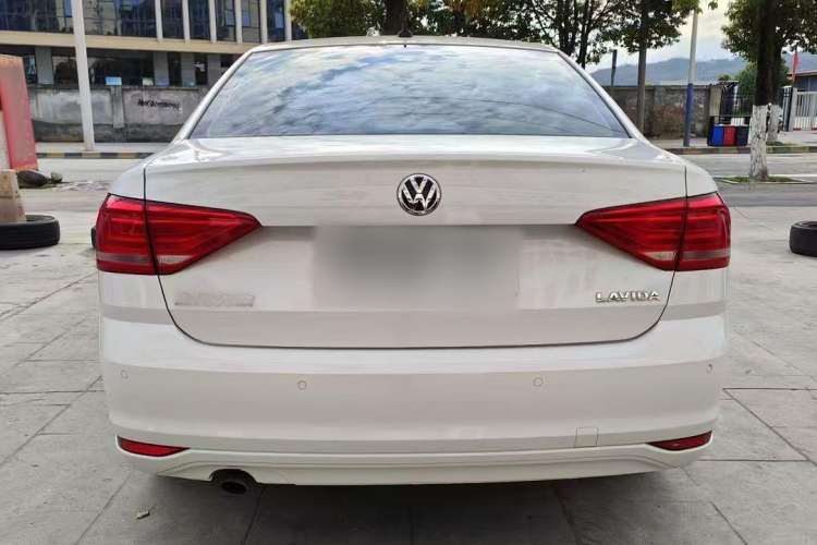 Used Volkswagen Lavida 2017 1.6L Automatic Comfort Edition
