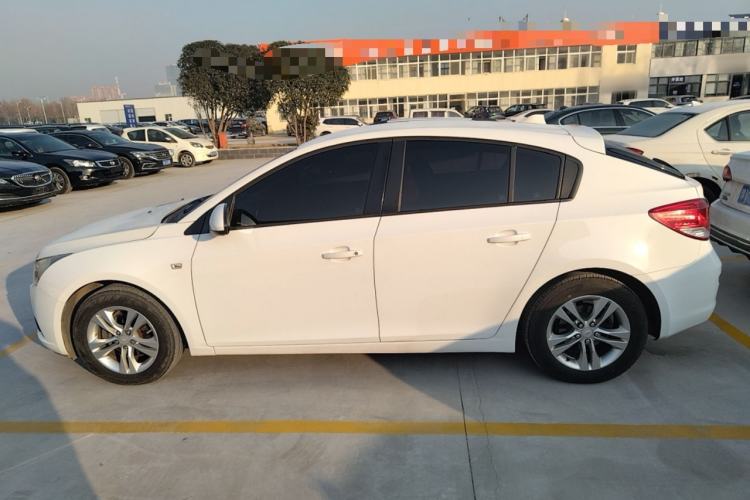 Used Chevrolet Cruze 2015 Hatchback 1.6L Automatic Comfort Edition