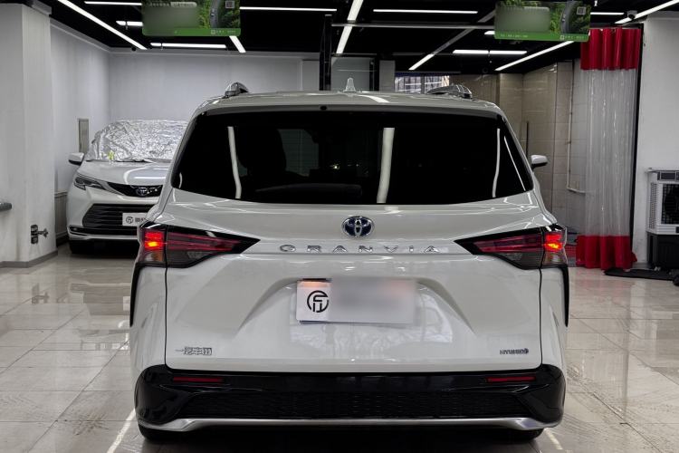 Used Toyota Granvia 2023 2.5L Hybrid Prestige PLUS Edition
