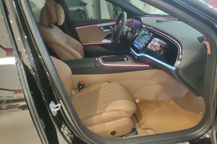 Used Mercedes-Benz E-Class New Energy 2024 E 350 e L Plug-in Hybrid Sedan
