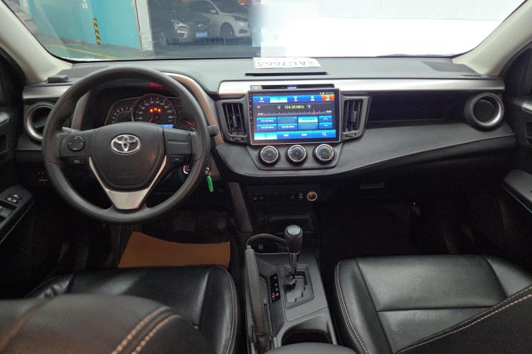 Used Toyota RAV4 2016 2.0L CVT Two-Wheel Drive Urban Edition China V Standard
