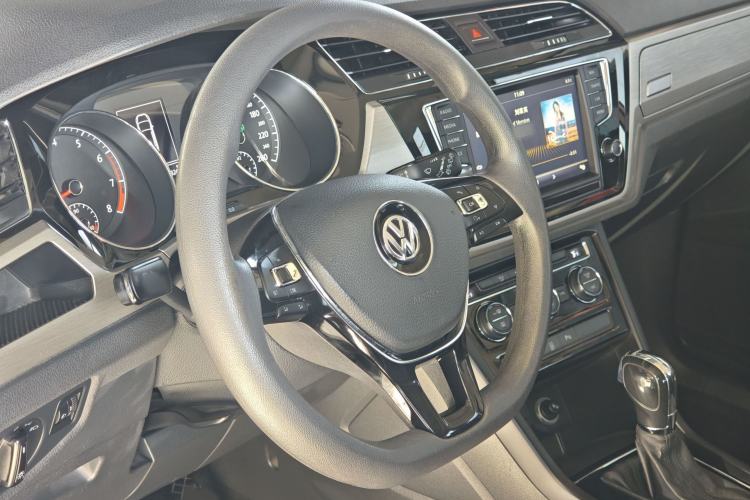 Used Volkswagen Touran 2018 Volkswagen Touran L 280TSI DSG Comfort Edition 7 Seats China V Emission Standard