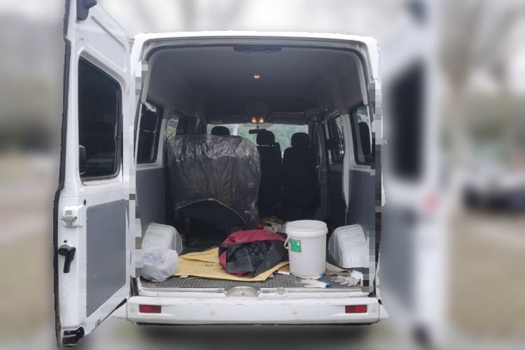 Used SAIC MAXUS Xintu V80 2021 2.0T Manual Classic Aoyuntong Short Wheelbase Mid-Roof 5/6-Seater