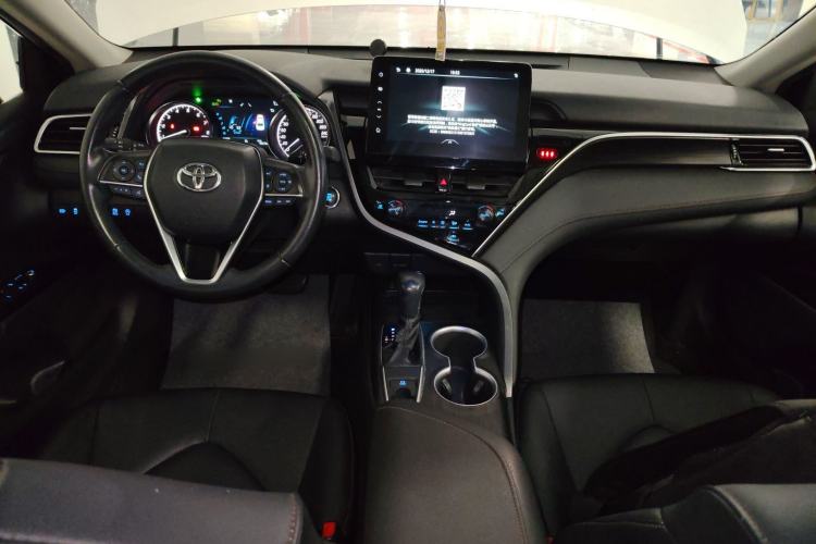 Used Toyota Camry 2021 2.0G Luxury Edition
